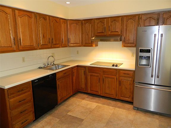 3rd image of 1536 Charlemont Dr