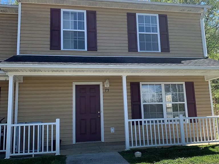 75 Station Ln NE — Photo 1