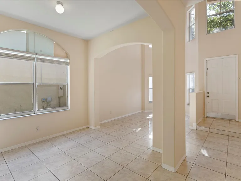 2215 NW 76th Ter — Photo 25