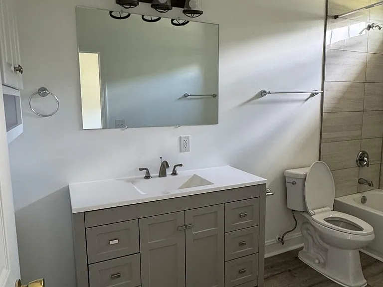 106 Hart Rd — Photo 5