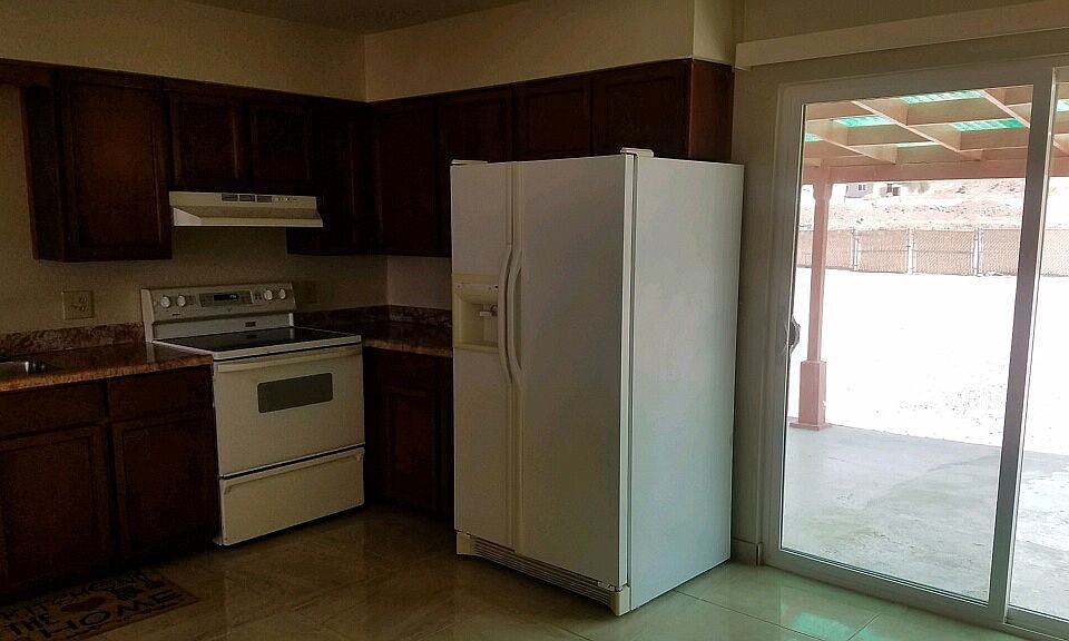 1st image of 723 W Cactus St