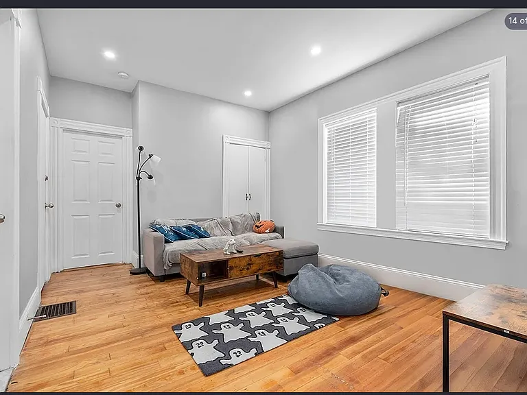 20 Carson St #1 — Photo 2