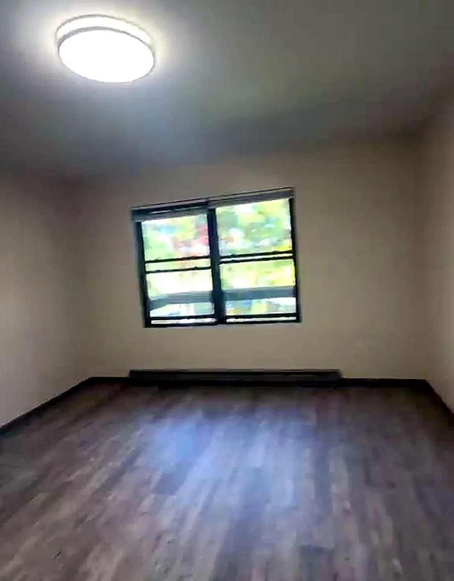 1 bed, 650 sqft, $1,300 — Photo 4