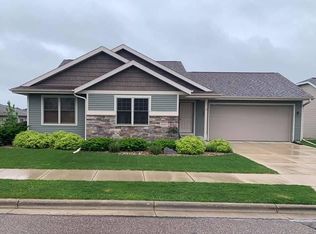 2007 Fieldstone Blvd, Prairie Du Sac, WI 53578