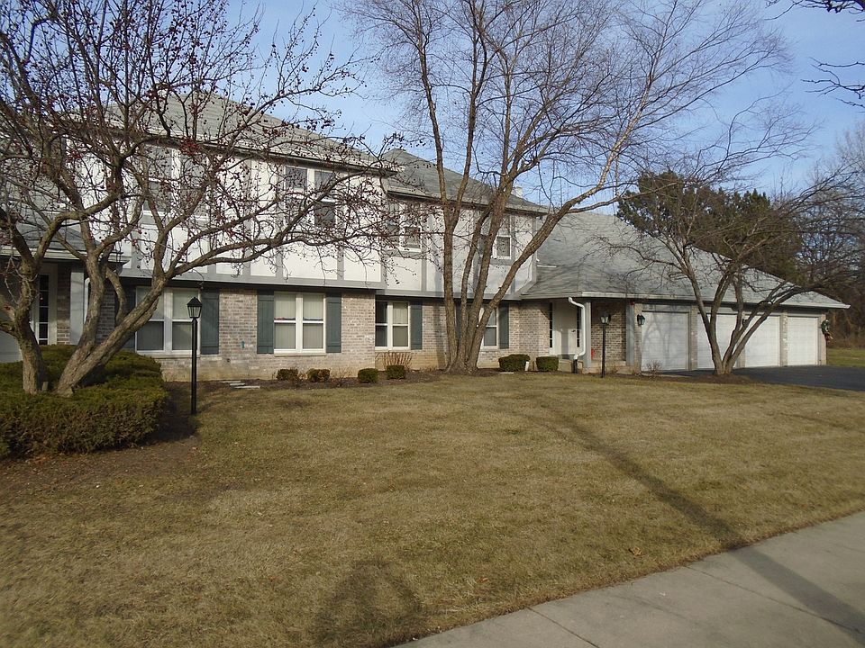 1st image of 176 Brook Ln #176