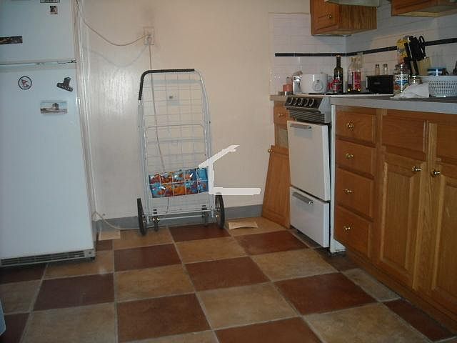 2nd image of 103 Gordon St #Bg2