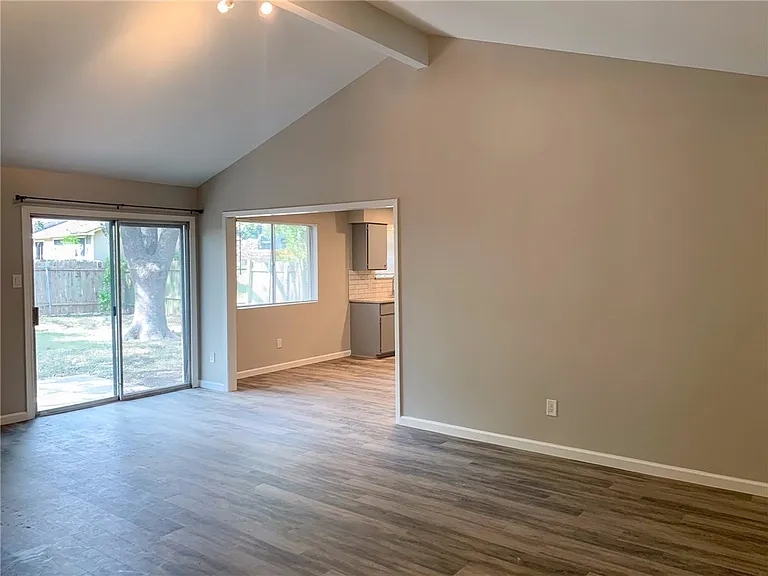 11640 Parkfield Dr — Photo 6