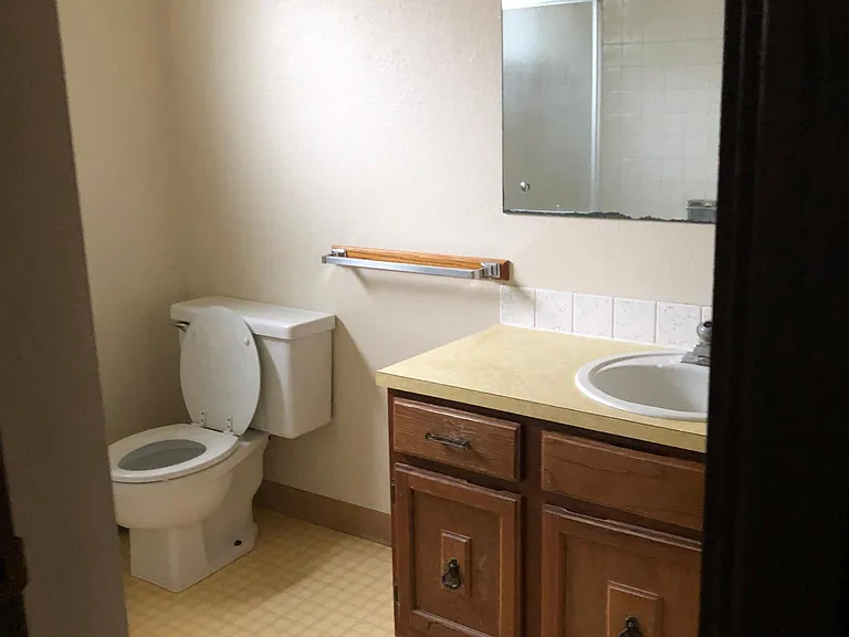 136 W Cora Ave — Photo 14