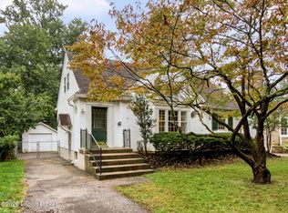 4016 Hycliffe Ave, Saint Matthews, KY 40207