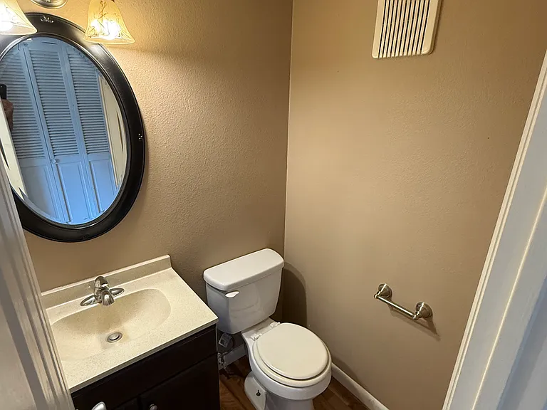 409 Lakeside Ave #6 — Photo 3
