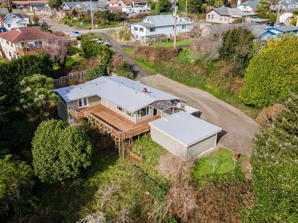 2912 Stanton Ave, North Bend, OR 97459