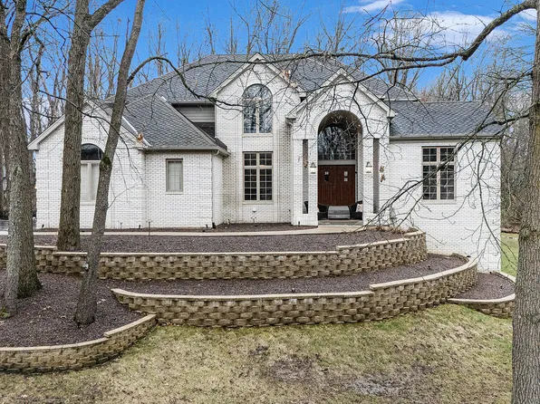 1002 Springview Ct, Valparaiso, IN 46383