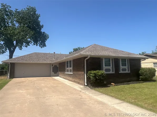 1210 W School St, Claremore, OK 74017