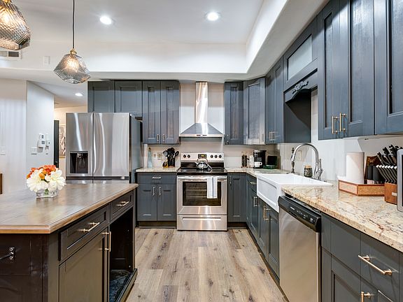 3rd image of 705-1 N Main St