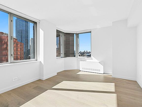 4th image of 500 W 43rd St APT 18J