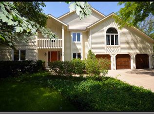 707 Whitebark Ct, Naperville, IL 60540