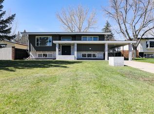 101 S McGill Blvd W, Lethbridge, AB T1K 3V8