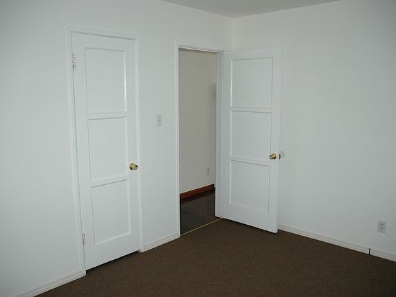 4th image of 2008 Warfield Ave