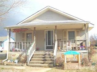 375 Loop Rd, Locust Grove, AR 72550