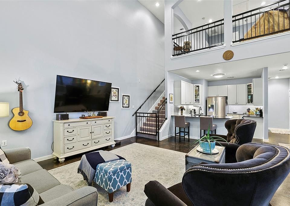 1st image of 2534 Wedglea Dr