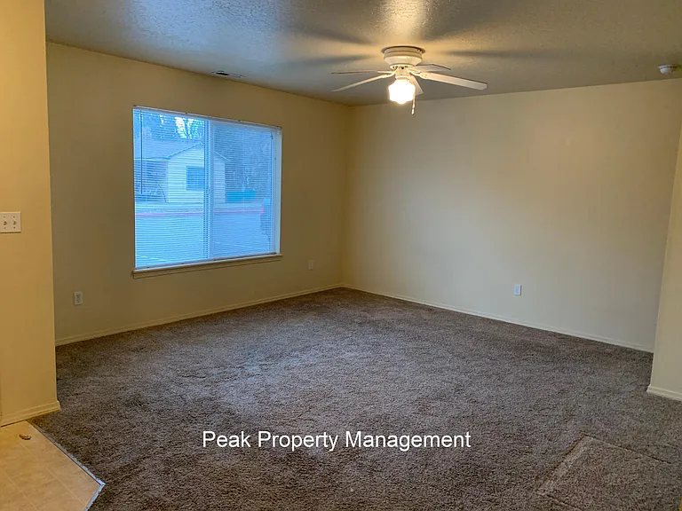 106 Hunter Ct #101 — Photo 5