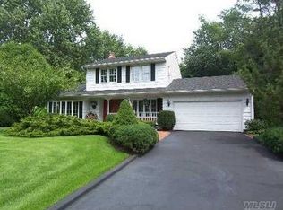 16 Darrell St, East Northport, NY 11731