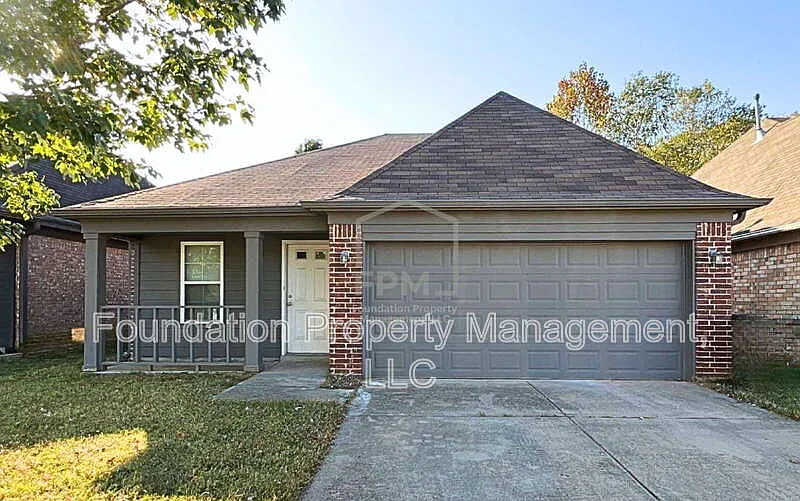 3 bed, 2.0 bath, 1213 sqft, $1,550 — Photo 1