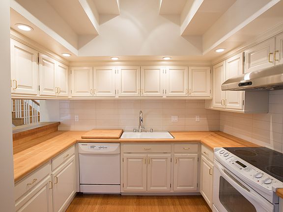 4th image of 811 N Delaware St #A