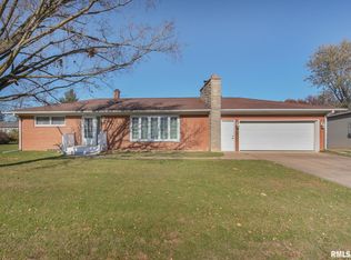 621 W 5th Dr, Andalusia, IL 61232