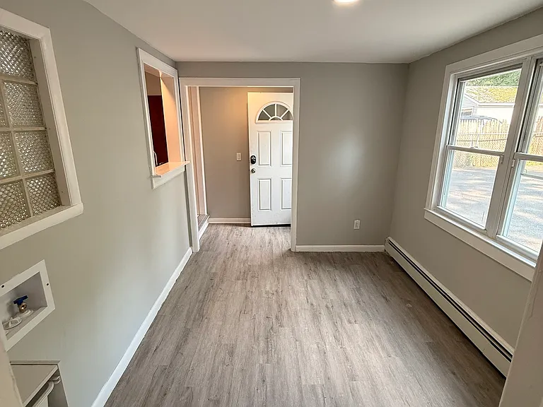 37 Caya Ave — Photo 8