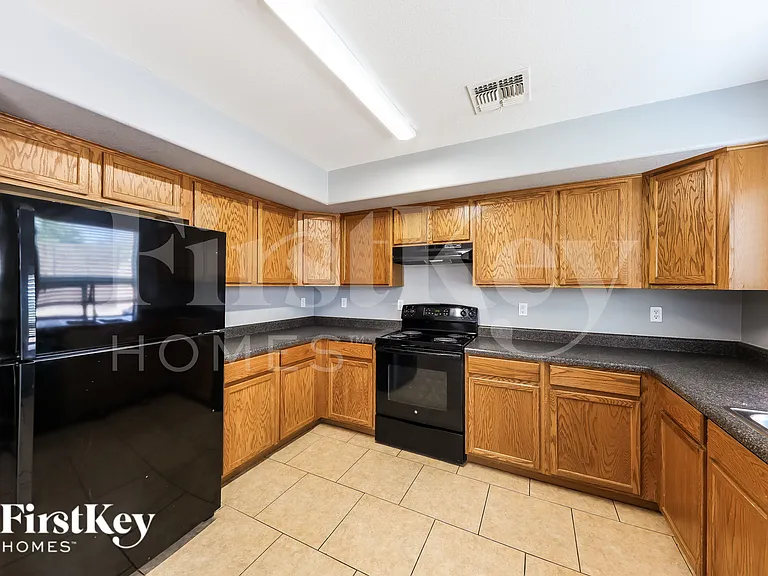 2430 W Via Dona Rd — Photo 7