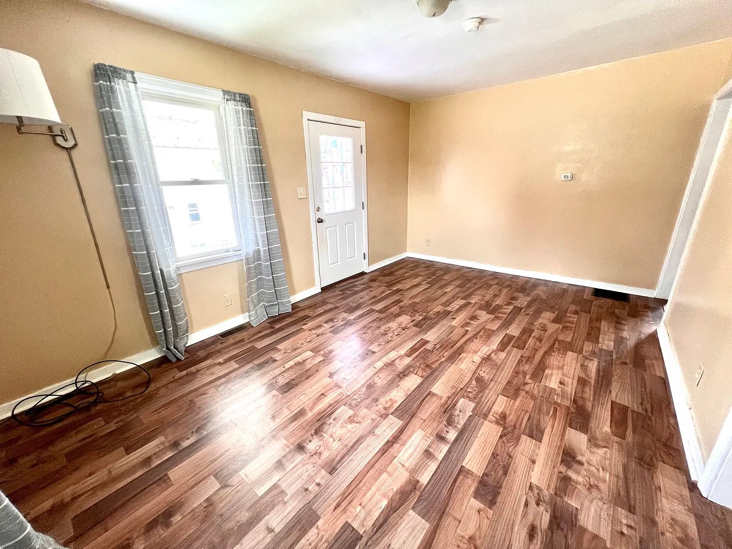 Beaver Falls - 2 bedroom 1 Bath Home — Photo 4