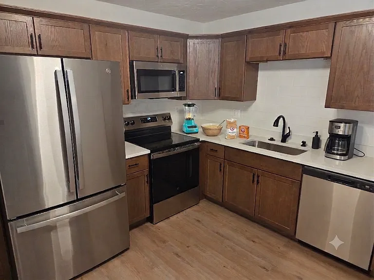 1000 Lexington Street — Photo 1