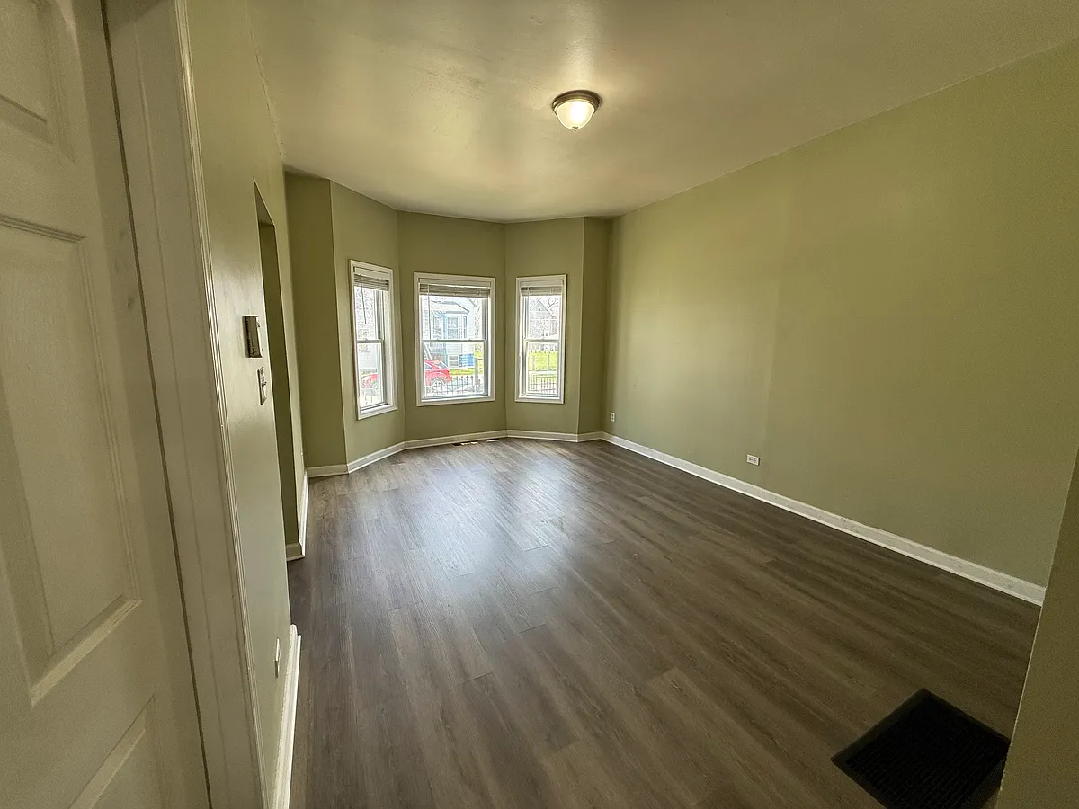 Building Photo - 5742 S Paulina St #1