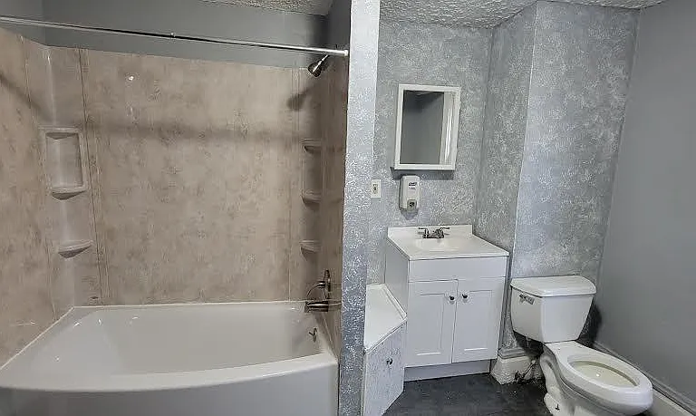 580 Baird St — Photo 10