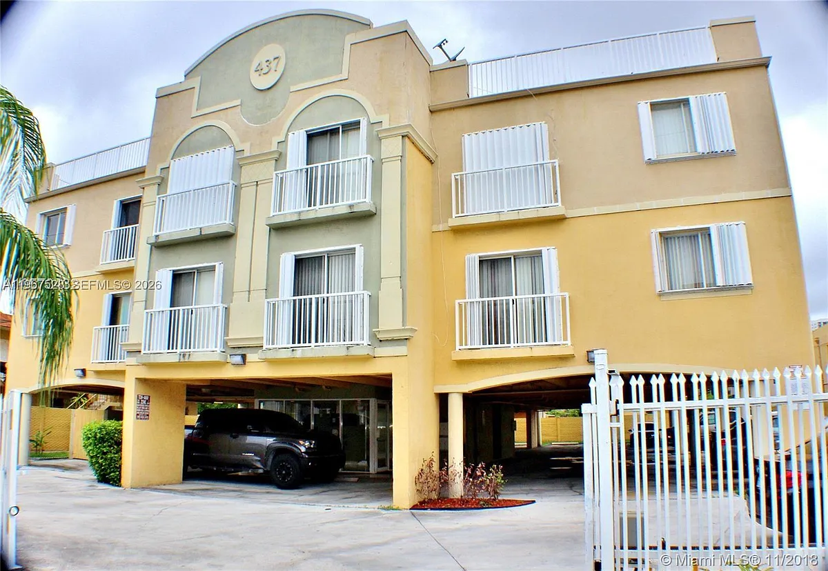 Building Photo - 437 SW 7th St #308