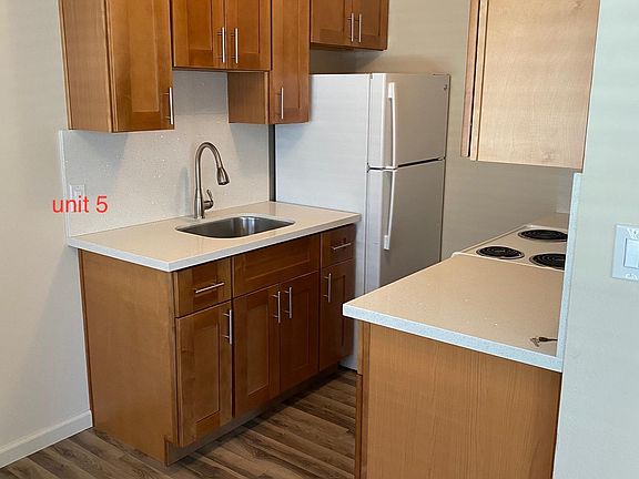 3rd image of 585 W Iowa Ave Unit 11