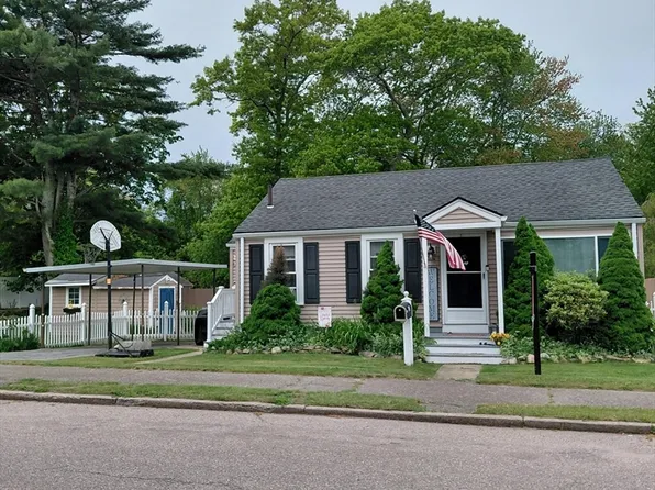 125 Stackhouse St, Dartmouth, MA 02748