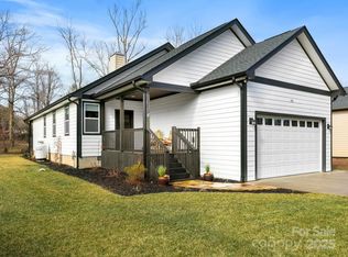578 Dairy St, Hendersonville, NC 28739