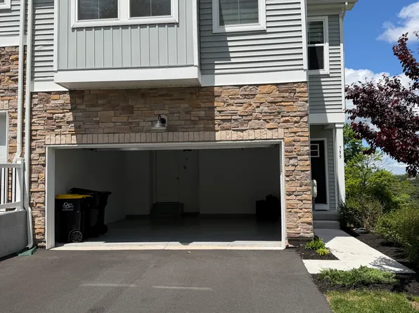 739 Hunsberger Rd, Spring City, PA 19475