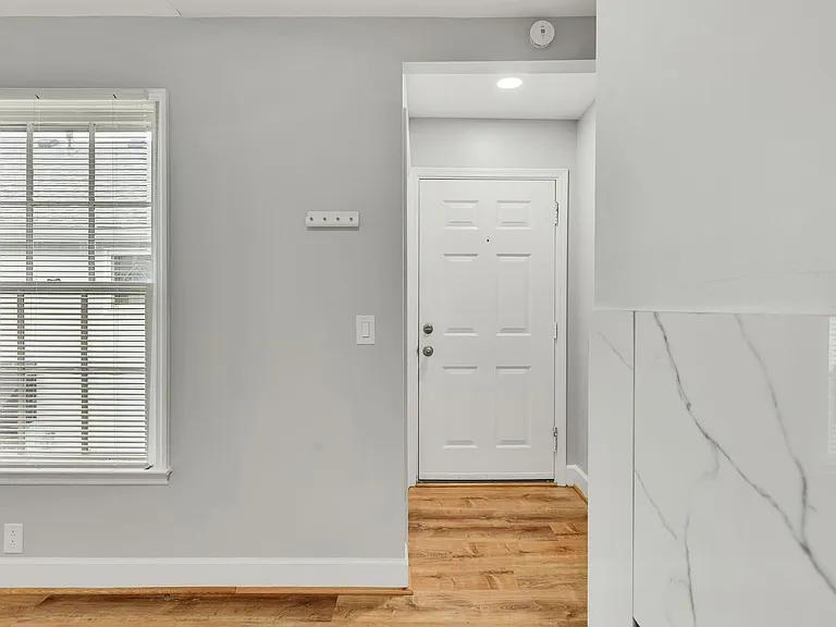 2135 Acklen Ave #10 — Photo 1