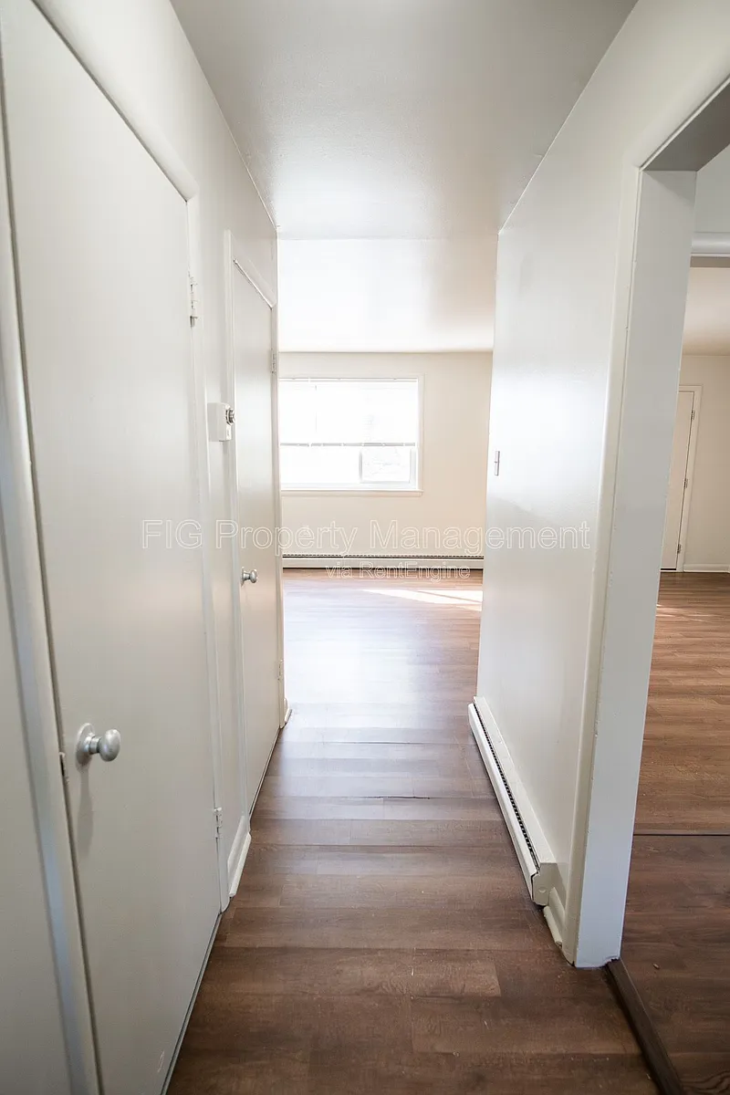 Building Photo - 127 Upper Airbase Ln #2