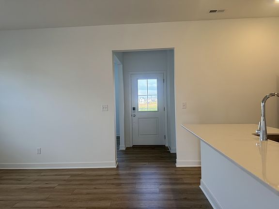 4th image of 2075 Mildred Rd