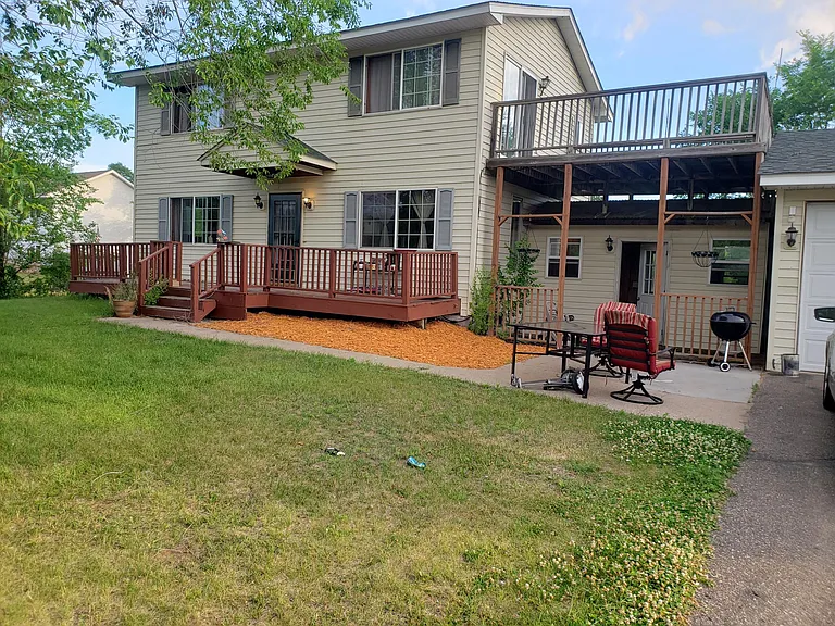 1505 277th Ln NW — Photo 1