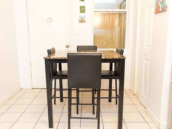 5th image of 1415 N Ashland Ave #2