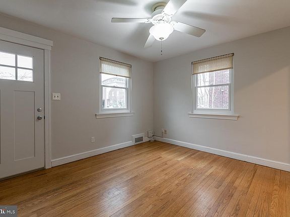 4th image of 4821 9th St N