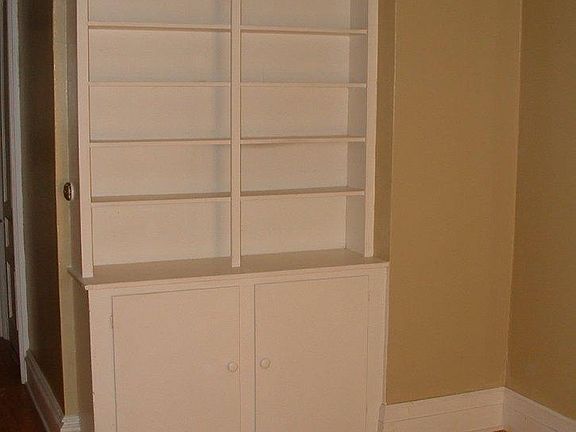 3rd image of 803 W Lovell St APT 2