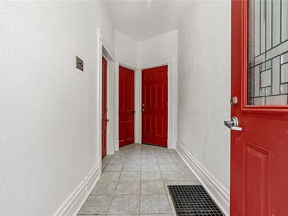 5th image of 328 Pitt St