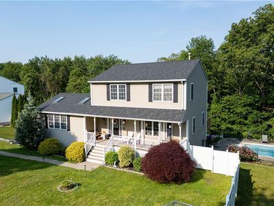 17 Gilcrest Dr, West Warwick, RI, 02893