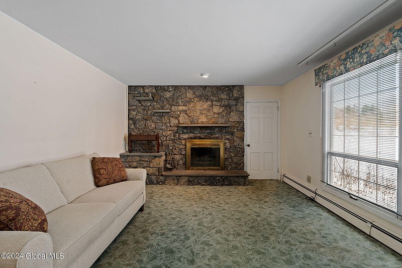 2nd image of 3 Bayberry Drive